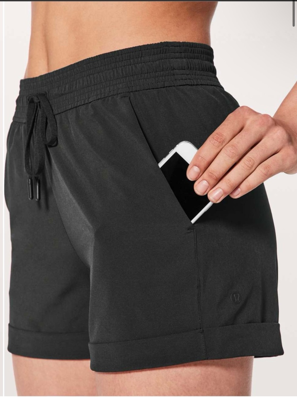 Lululemon Spring Break Away Short